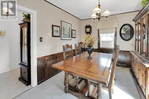 248 Wallace Avenue S, Welland (Lincoln/Crowland), ON - Indoor Photo Showing Dining Room