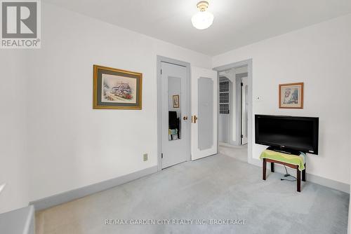 248 Wallace Avenue S, Welland (Lincoln/Crowland), ON - Indoor Photo Showing Other Room