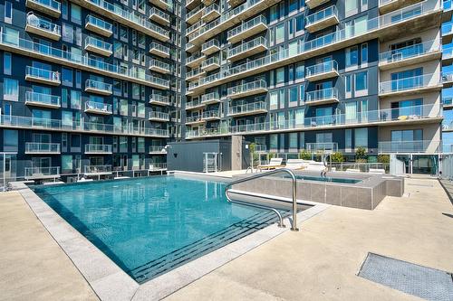 Piscine - 2010-60 Rue De L'Éclipse, Brossard, QC - Outdoor With Balcony