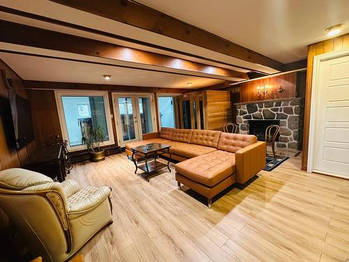 Family room - 12184 Av. Colbert, Montréal (Ahuntsic-Cartierville), QC - Indoor With Fireplace