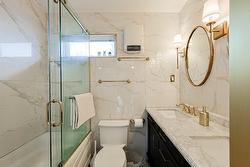 Ensuite bathroom - 