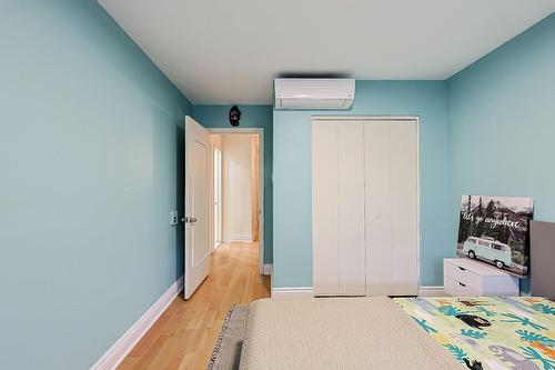 Bedroom - 12184 Av. Colbert, Montréal (Ahuntsic-Cartierville), QC - Indoor Photo Showing Bedroom