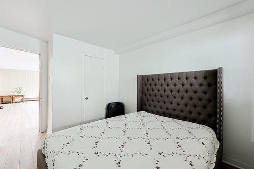 Bedroom - 12184 Av. Colbert, Montréal (Ahuntsic-Cartierville), QC - Indoor Photo Showing Bedroom