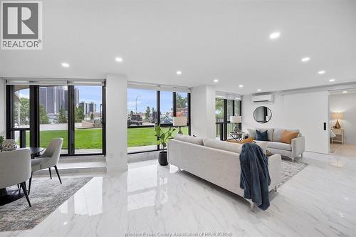 111 Riverside Drive East Unit# 116, Windsor, ON - Indoor Photo Showing Other Room