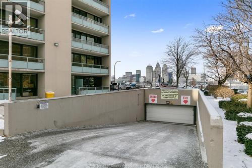 111 Riverside Drive East Unit# 116, Windsor, ON - Outdoor