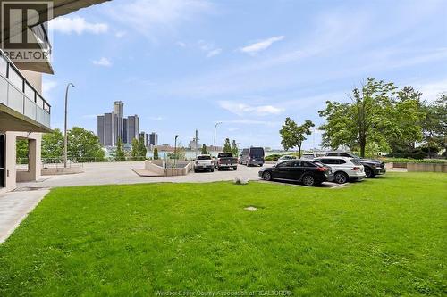 111 Riverside Drive East Unit# 116, Windsor, ON - Outdoor