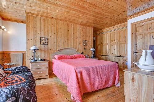 Garçonnière - 1660  - 1662 Rue Principale, Saint-Cuthbert, QC - Indoor Photo Showing Bedroom