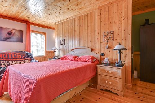 Garçonnière - 1660  - 1662 Rue Principale, Saint-Cuthbert, QC - Indoor Photo Showing Bedroom
