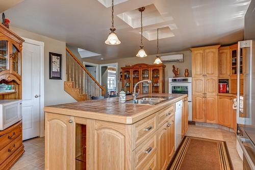 Cuisine - 1660  - 1662 Rue Principale, Saint-Cuthbert, QC - Indoor Photo Showing Kitchen With Double Sink