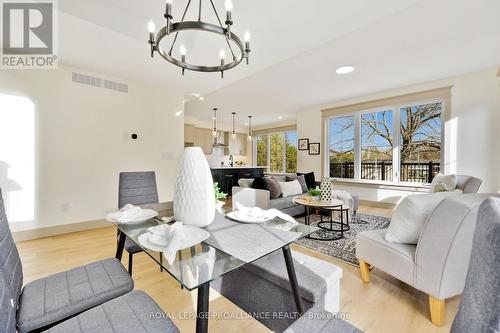 8 Merriman Court, Cramahe (Colborne), ON - Indoor Photo Showing Living Room