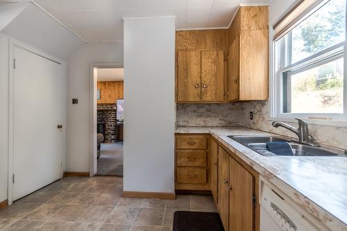 410 & 416 Ponderosa Heights, Lytton, BC - Indoor Photo Showing Kitchen With Double Sink