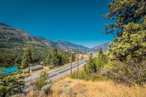 410 & 416 Ponderosa Heights, Lytton, BC - Outdoor With View