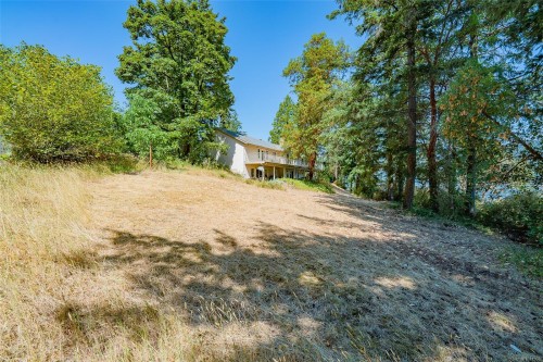 5030 Limberis Dr, Ladysmith, BC 