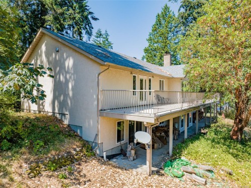 5030 Limberis Dr, Ladysmith, BC 