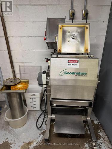 215 Lakeshore Road E, Mississauga, ON 