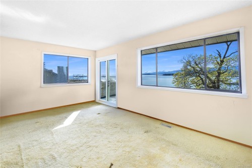 145 Manor Pl, Comox, BC 