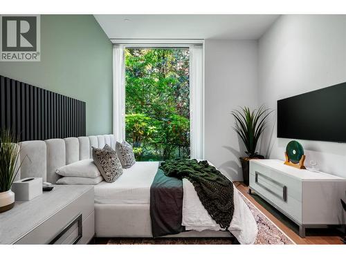 3478 Marine Drive, West Vancouver, BC - Indoor