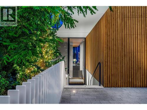 3478 Marine Drive, West Vancouver, BC - Outdoor