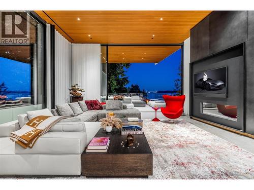 3478 Marine Drive, West Vancouver, BC - Indoor Photo Showing Living Room