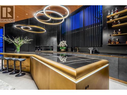 3478 Marine Drive, West Vancouver, BC - Indoor Photo Showing Kitchen With Double Sink