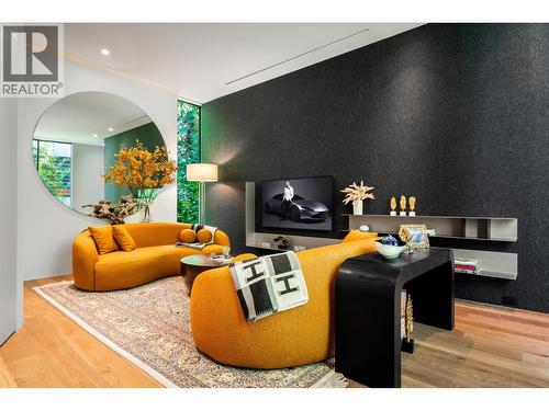 3478 Marine Drive, West Vancouver, BC - Indoor Photo Showing Living Room