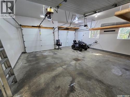 605 Elgin Street, Weyburn, SK - Indoor Photo Showing Garage
