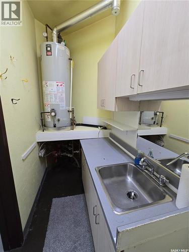 605 Elgin Street, Weyburn, SK - Indoor