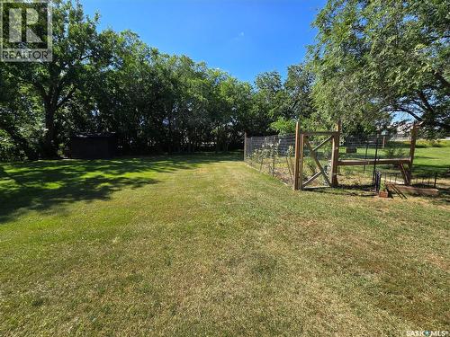 605 Elgin Street, Weyburn, SK - Outdoor