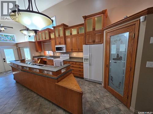 605 Elgin Street, Weyburn, SK - Indoor Photo Showing Kitchen