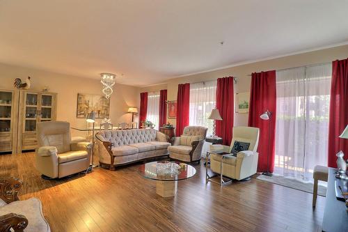 Salon - 103A-2355 Rue Du Barachois, Québec (Les Rivières), QC - Indoor Photo Showing Living Room