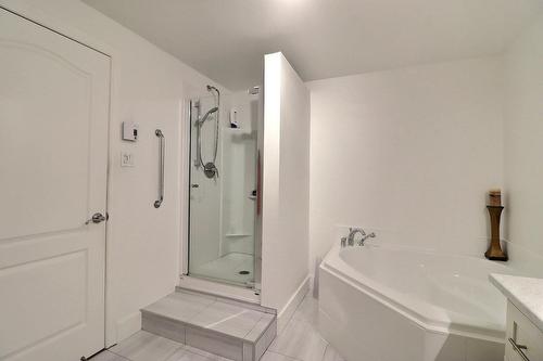 Salle de bains - 103A-2355 Rue Du Barachois, Québec (Les Rivières), QC - Indoor Photo Showing Bathroom