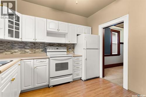 1927 Montreal Street, Regina, SK - Indoor Photo Showing Kitchen