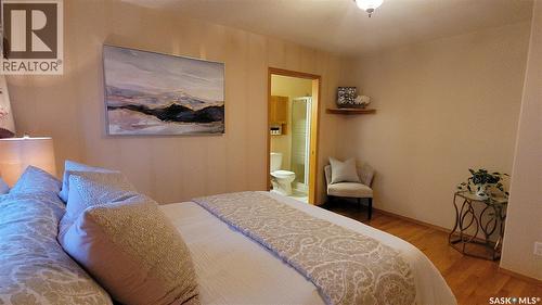 210 3Rd Street E, Vanscoy, SK - Indoor Photo Showing Bedroom