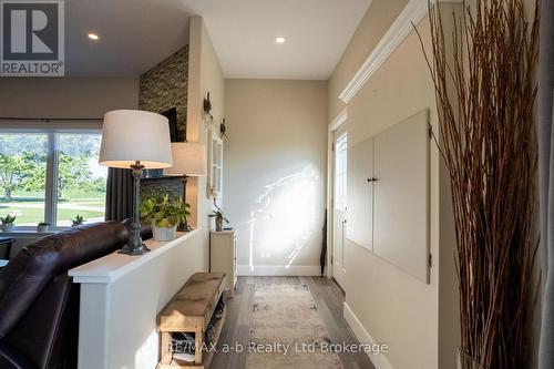 324500 Mount Elgin Road, South-West Oxford, ON - Indoor Photo Showing Other Room