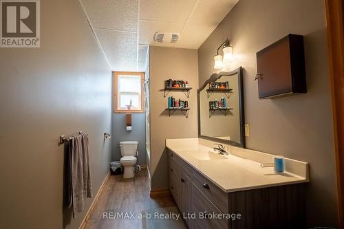 324500 Mount Elgin Road, South-West Oxford, ON - Indoor Photo Showing Bathroom
