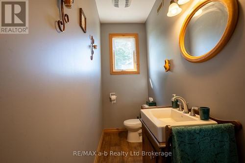 324500 Mount Elgin Road, South-West Oxford, ON - Indoor Photo Showing Bathroom