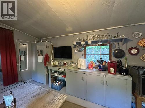6390 Keithley Creek Road, Likely, BC - Indoor Photo Showing Laundry Room
