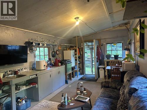 6390 Keithley Creek Road, Likely, BC - Indoor