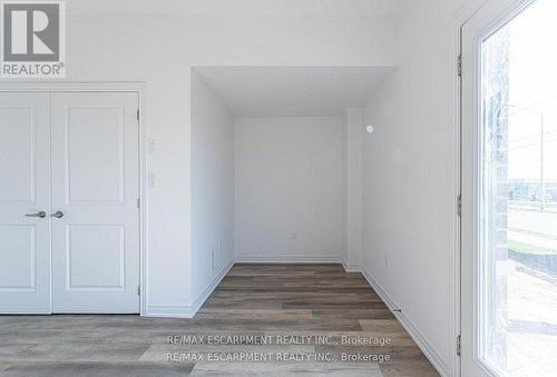 29 - 120 Court Drive, Brant, ON - Indoor Photo Showing Other Room