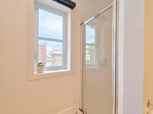 Salle de bains - 387 Rue Collard, Alma, QC - Indoor