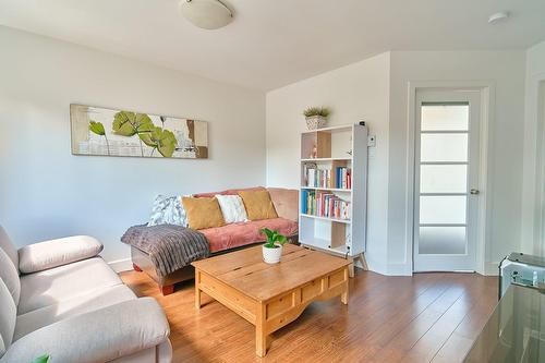 Salon - 387 Rue Collard, Alma, QC - Indoor Photo Showing Living Room