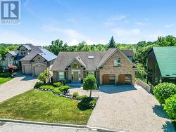 9 LAMB COURT  Haldimand, ON N3W 1E2