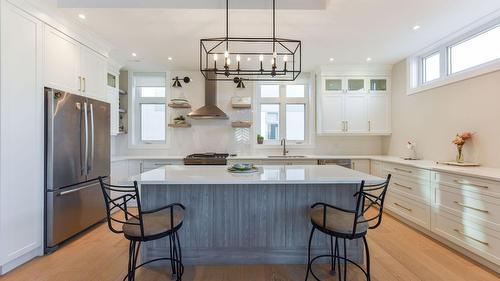 101-222 Lee Avenue, Penticton, BC - Indoor Photo Showing Kitchen With Upgraded Kitchen