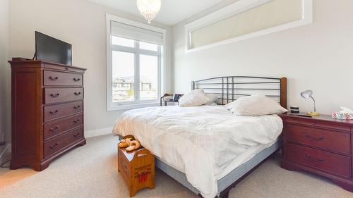 101-222 Lee Avenue, Penticton, BC - Indoor Photo Showing Bedroom