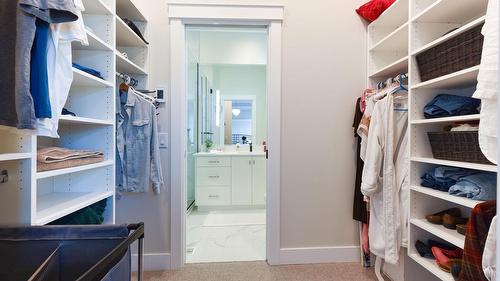 101-222 Lee Avenue, Penticton, BC - Indoor With Storage