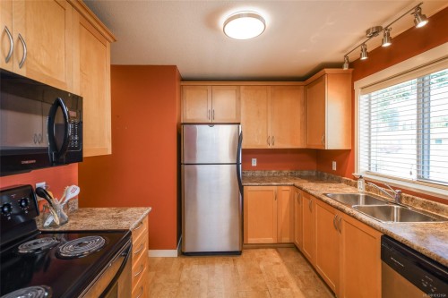 1-1050 8Th St, Courtenay, BC 