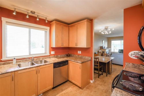 1-1050 8Th St, Courtenay, BC 