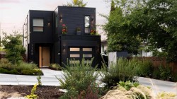 1158 Craigflower Rd  Esquimalt, BC V9A 2Y3