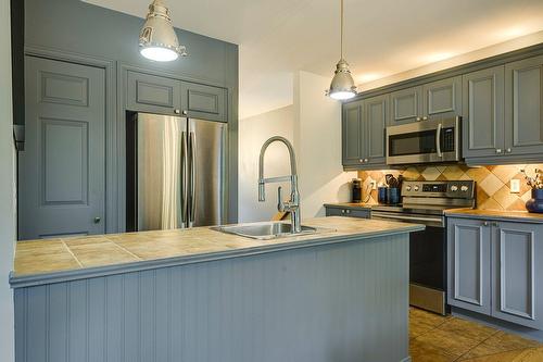Kitchen - 340 Ch. Des Épinettes, Piedmont, QC - Indoor Photo Showing Kitchen With Upgraded Kitchen