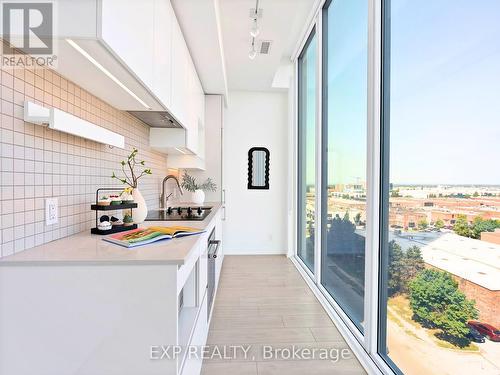 UNIT 811 - 950 PORTAGE PARKWAY  Vaughan, ON L4K 0J7